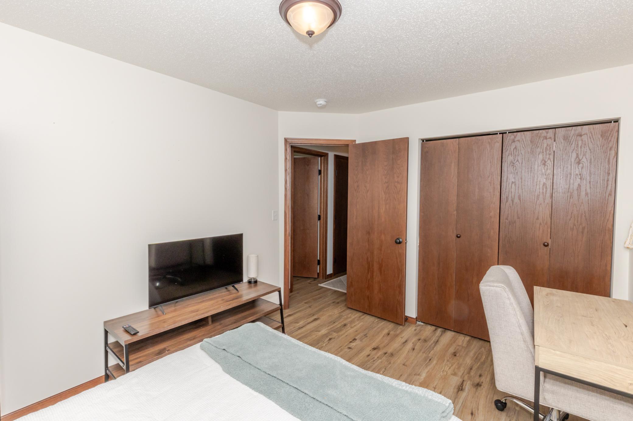 2017 single family home for sale at 2107 Admiral Drive W in West Fargo, ND — 3 bed, 2 bath (photo 24 of 40)