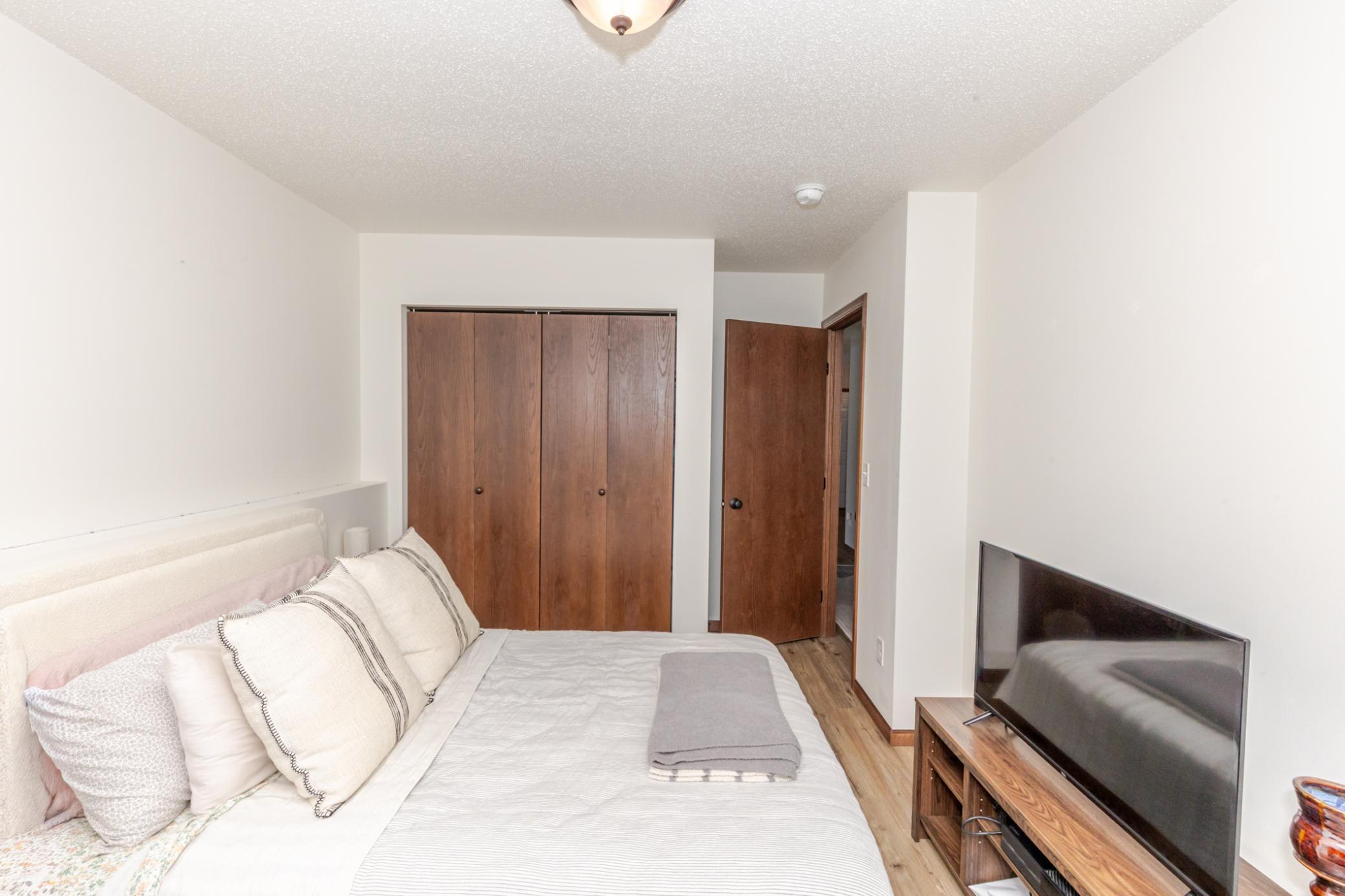 2017 single family home for sale at 2107 Admiral Drive W in West Fargo, ND — 3 bed, 2 bath (photo 26 of 40)
