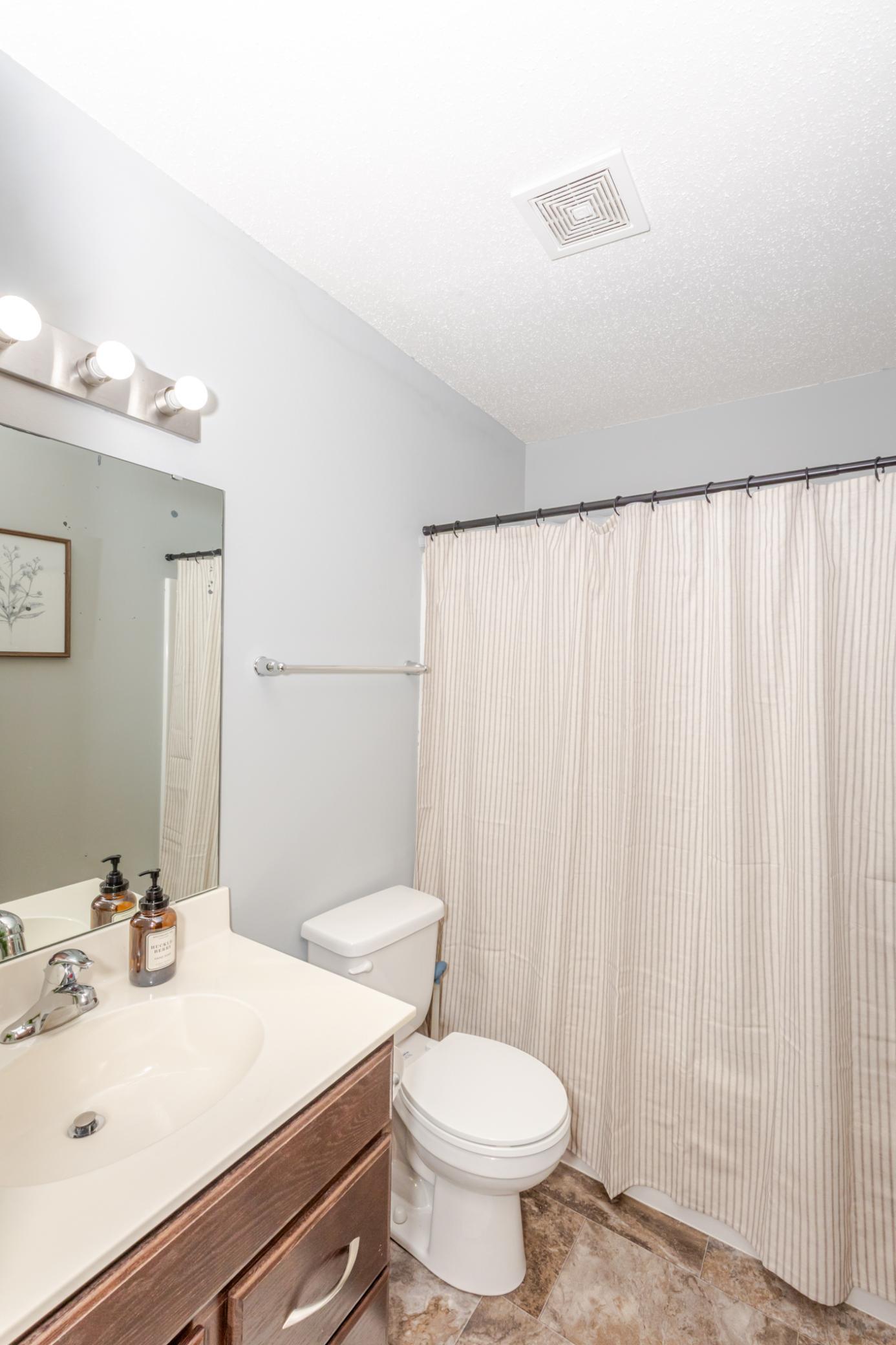 2017 single family home for sale at 2107 Admiral Drive W in West Fargo, ND — 3 bed, 2 bath (photo 27 of 40)