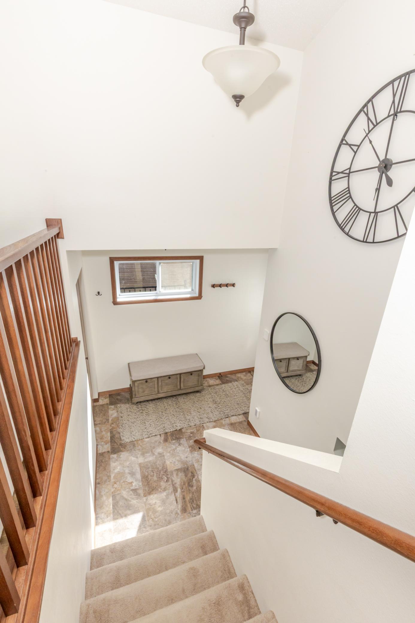 2017 single family home for sale at 2107 Admiral Drive W in West Fargo, ND — 3 bed, 2 bath (photo 4 of 40)