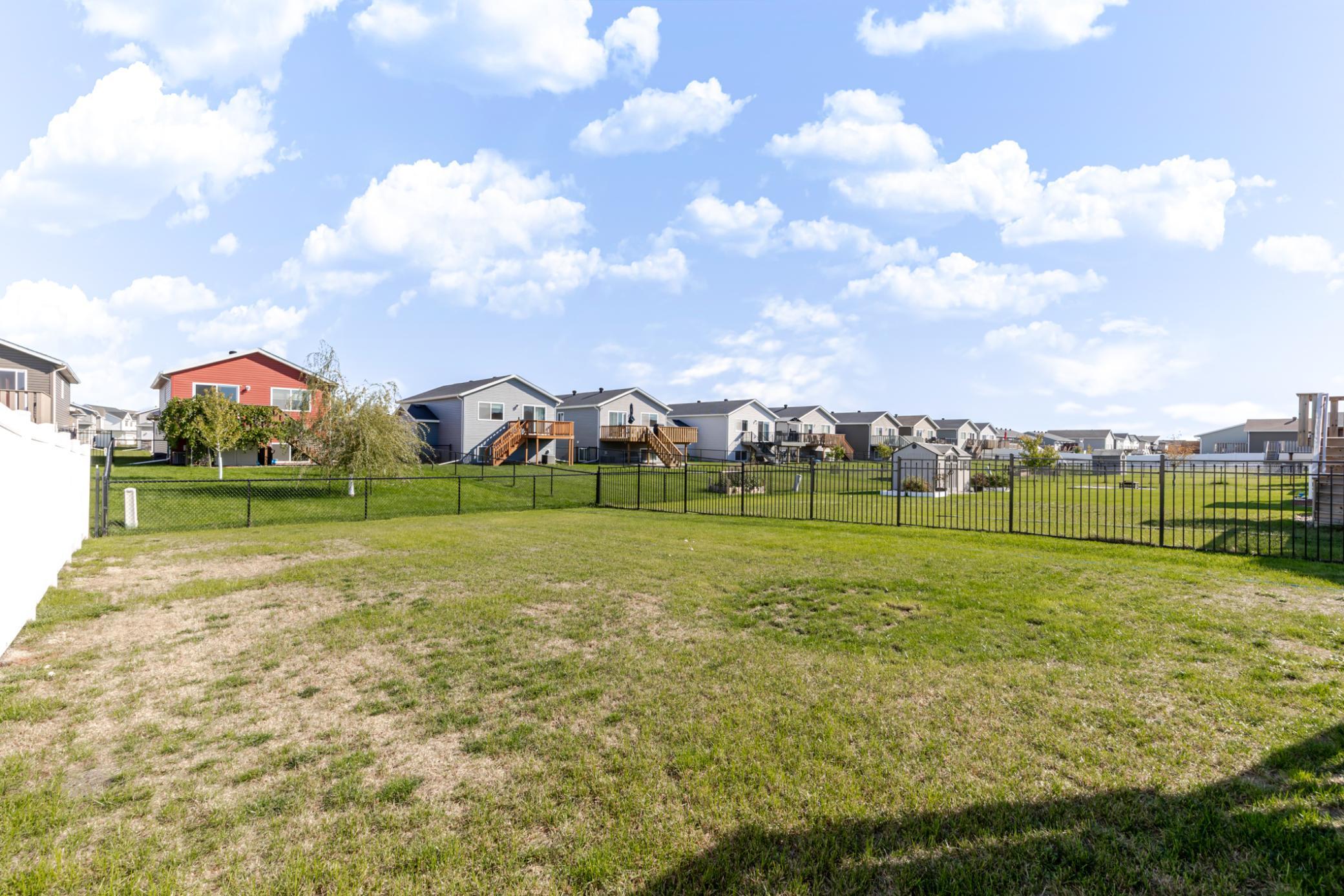 2017 single family home for sale at 2107 Admiral Drive W in West Fargo, ND — 3 bed, 2 bath (photo 40 of 40)