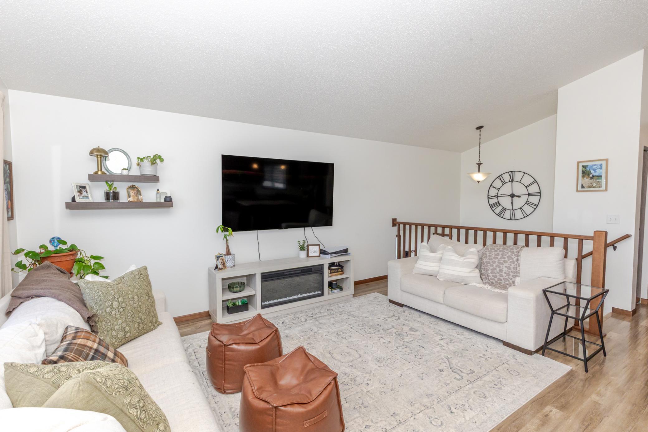 2017 single family home for sale at 2107 Admiral Drive W in West Fargo, ND — 3 bed, 2 bath (photo 7 of 40)
