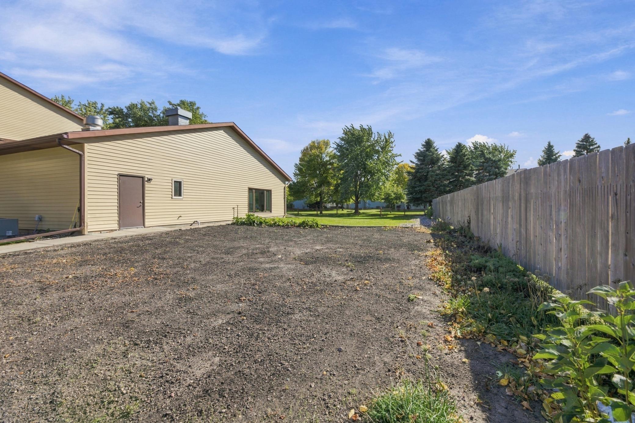 1984 condo for sale at 1424 14th Street E, Unit 21 in West Fargo, ND — 2 bed, 1 bath (photo 37 of 41)