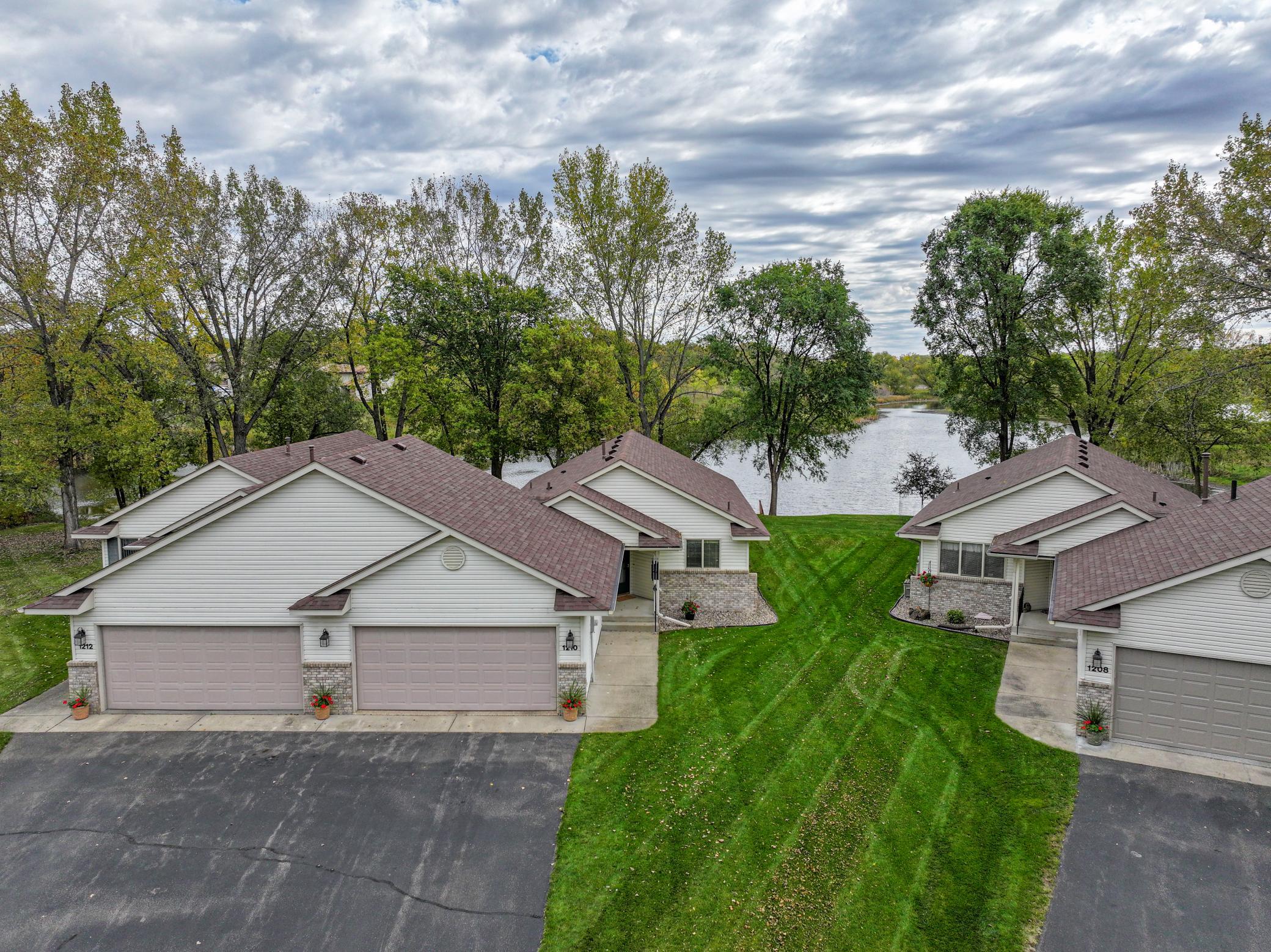 1999 townhouse for sale at 1210 7th Avenue E in Alexandria, MN — 2 bed, 2 bath