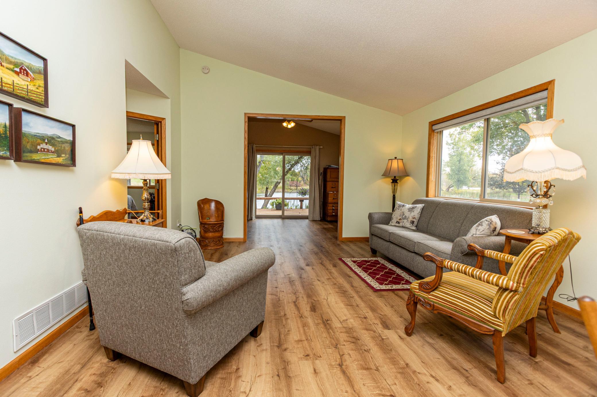 1999 townhouse for sale at 1210 7th Avenue E in Alexandria, MN — 2 bed, 2 bath (photo 13 of 36)