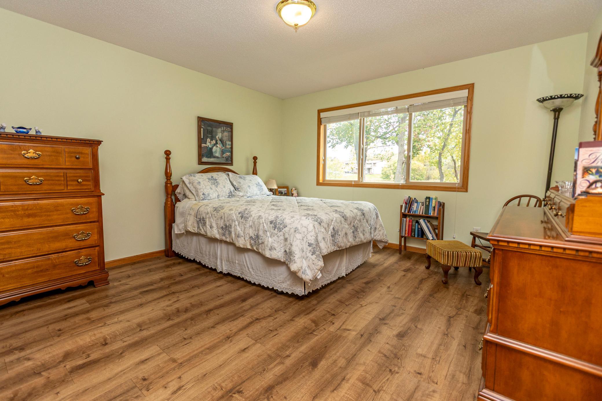 1999 townhouse for sale at 1210 7th Avenue E in Alexandria, MN — 2 bed, 2 bath (photo 16 of 36)