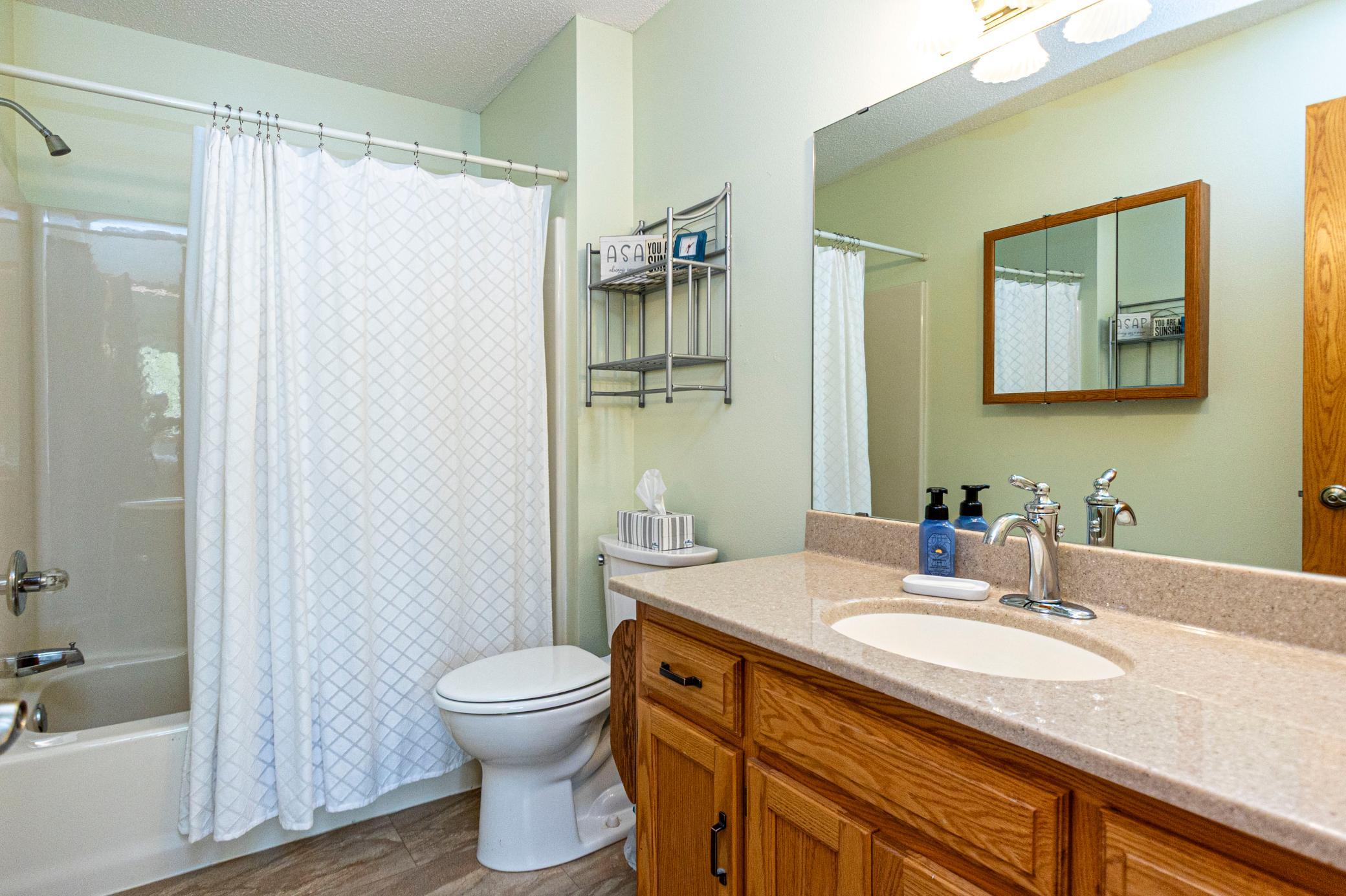 1999 townhouse for sale at 1210 7th Avenue E in Alexandria, MN — 2 bed, 2 bath (photo 18 of 36)