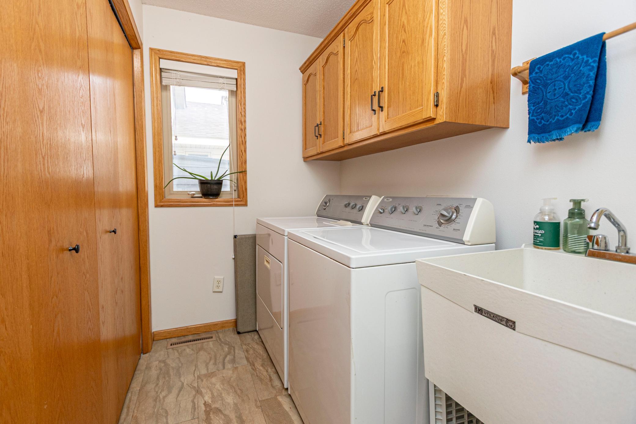 1999 townhouse for sale at 1210 7th Avenue E in Alexandria, MN — 2 bed, 2 bath (photo 27 of 36)