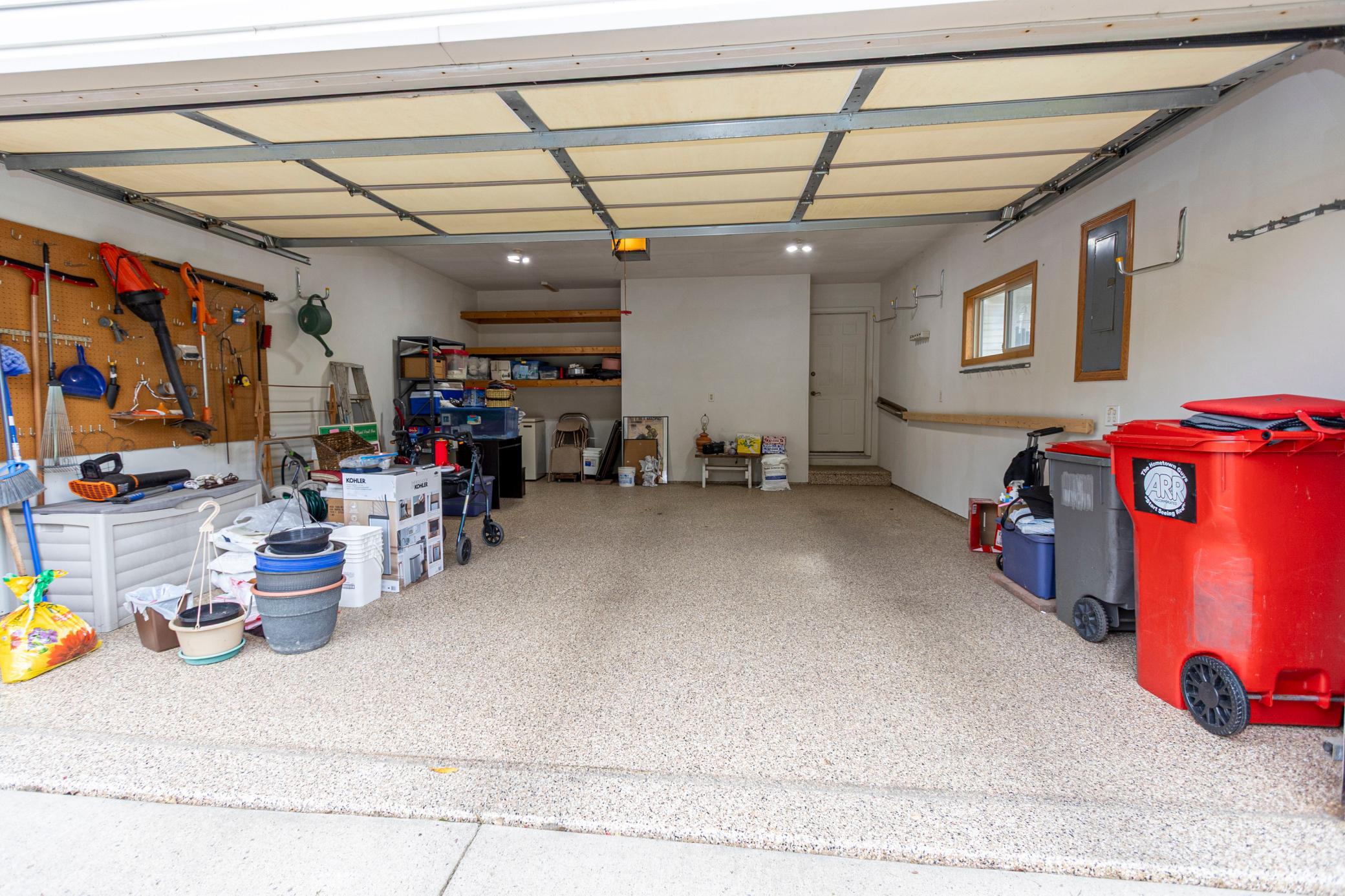 1999 townhouse for sale at 1210 7th Avenue E in Alexandria, MN — 2 bed, 2 bath (photo 5 of 36)