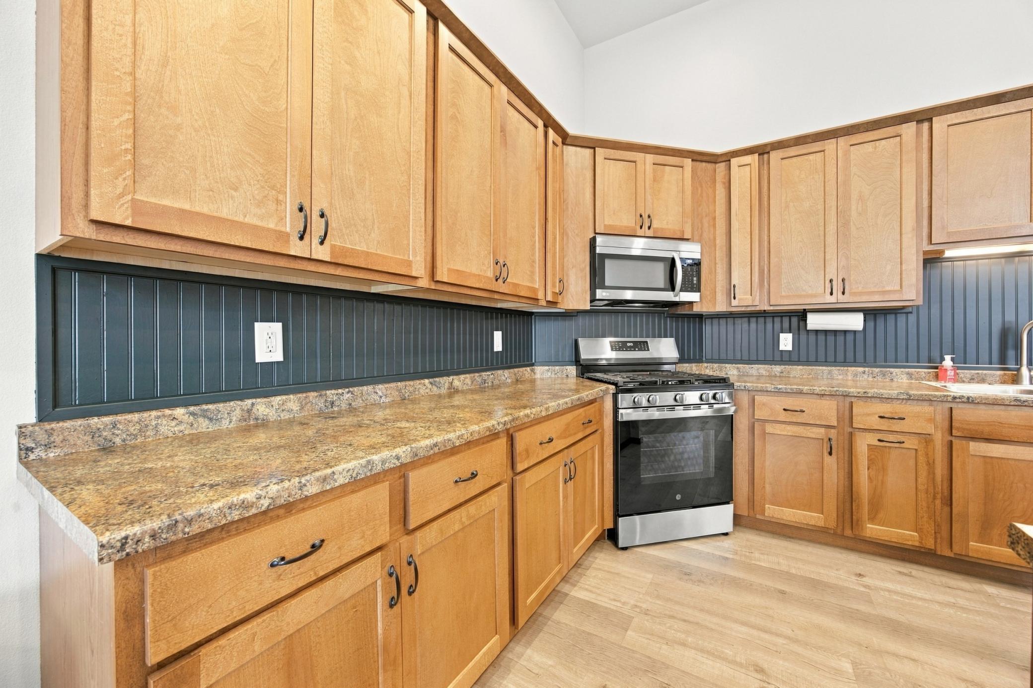 2011 single family home for sale at 5442 49th Avenue S in Fargo, ND — 3 bed, 3 bath (photo 10 of 33)