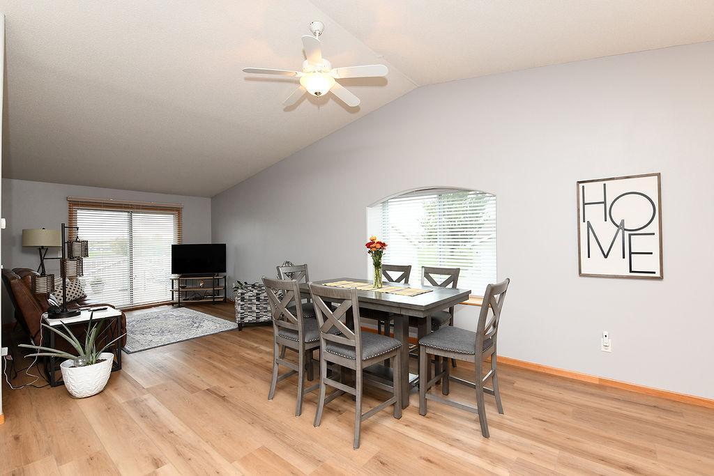 2006 twin home for sale at 4367 39th Avenue S in Fargo, ND — 3 bed, 2 bath (photo 12 of 41)