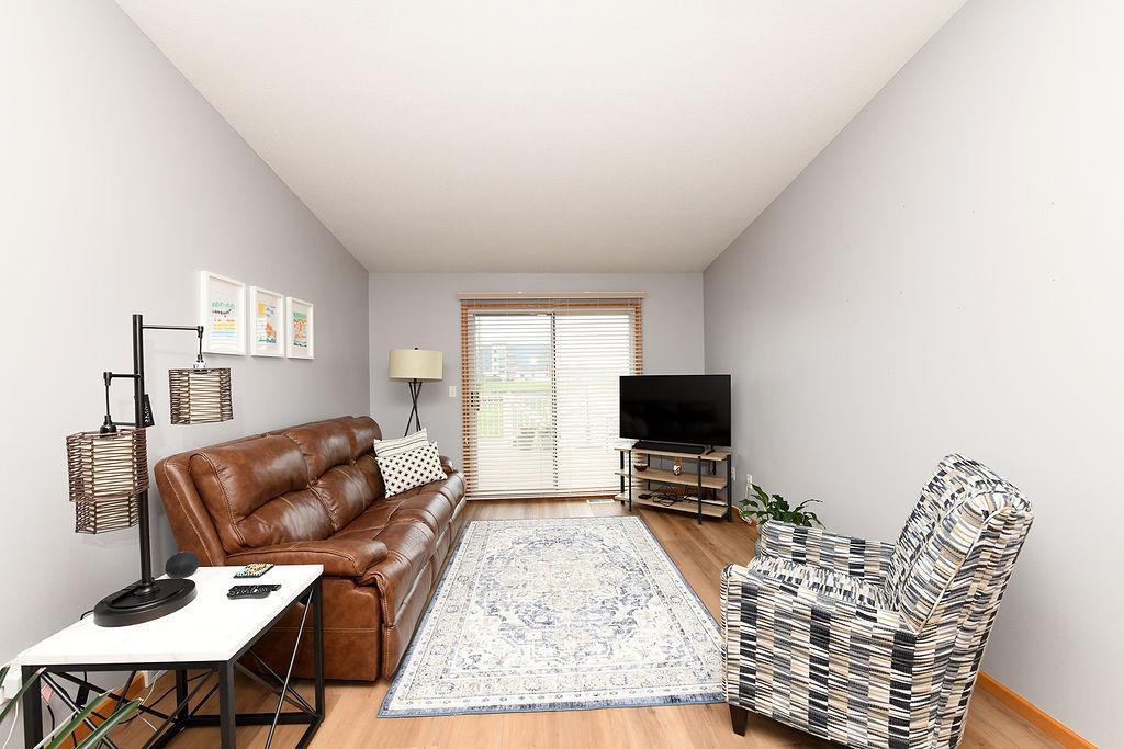 2006 twin home for sale at 4367 39th Avenue S in Fargo, ND — 3 bed, 2 bath (photo 14 of 41)