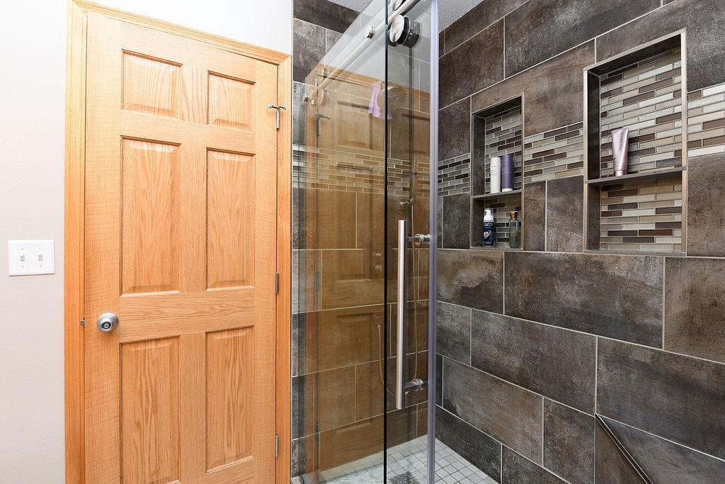 2006 twin home for sale at 4367 39th Avenue S in Fargo, ND — 3 bed, 2 bath (photo 23 of 41)