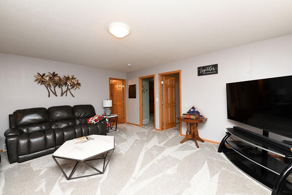 2006 twin home for sale at 4367 39th Avenue S in Fargo, ND — 3 bed, 2 bath (photo 26 of 41)
