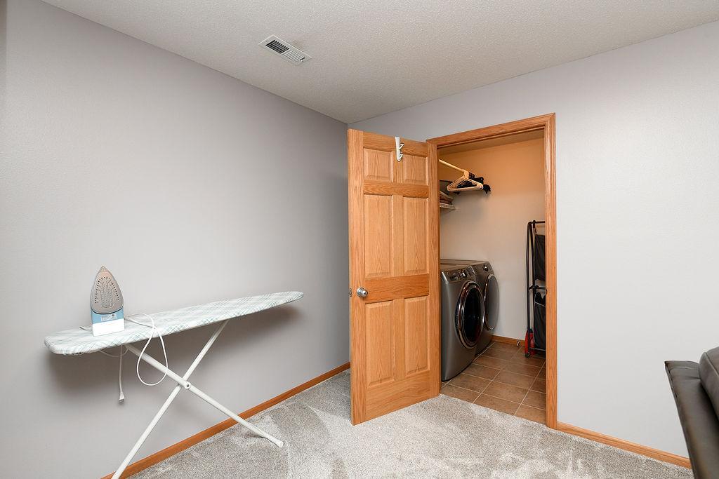2006 twin home for sale at 4367 39th Avenue S in Fargo, ND — 3 bed, 2 bath (photo 30 of 41)