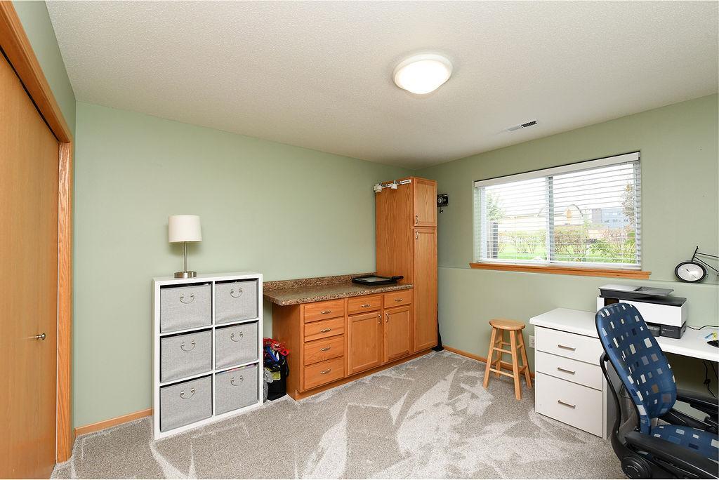 2006 twin home for sale at 4367 39th Avenue S in Fargo, ND — 3 bed, 2 bath (photo 32 of 41)