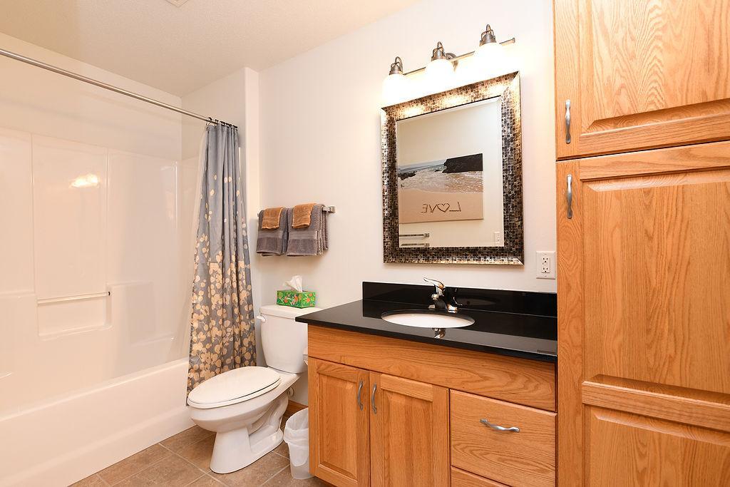 2006 twin home for sale at 4367 39th Avenue S in Fargo, ND — 3 bed, 2 bath (photo 36 of 41)