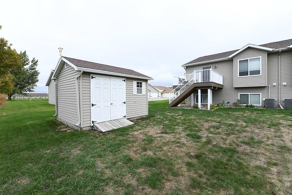 2006 twin home for sale at 4367 39th Avenue S in Fargo, ND — 3 bed, 2 bath (photo 38 of 41)