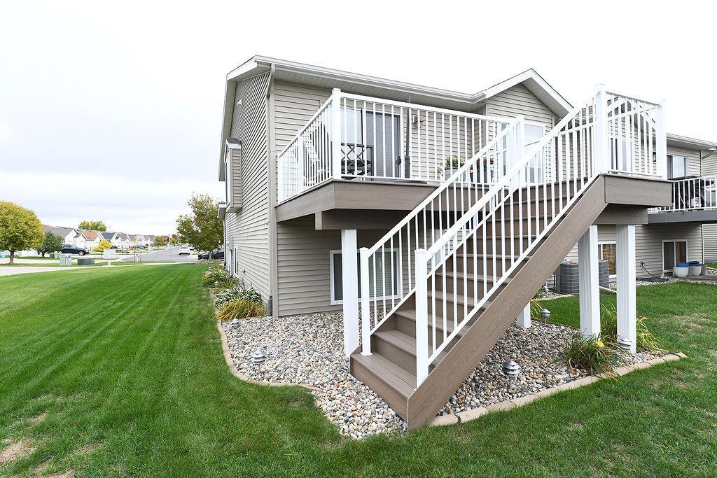 2006 twin home for sale at 4367 39th Avenue S in Fargo, ND — 3 bed, 2 bath (photo 39 of 41)
