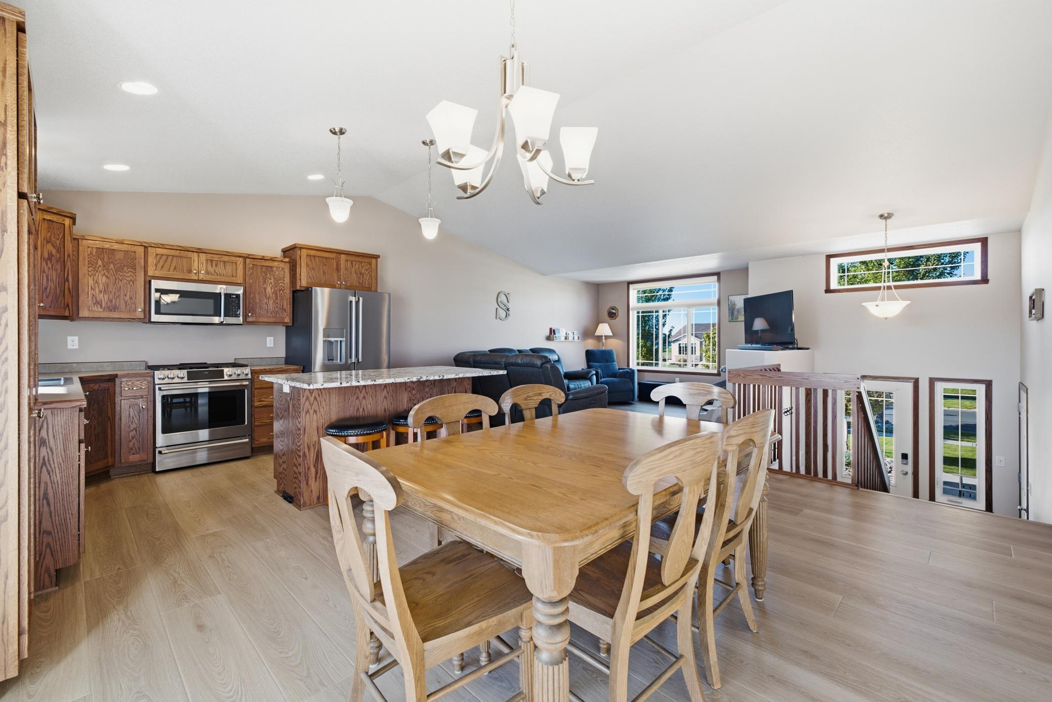 2012 single family home for sale at 6916 24th Street S in Fargo, ND — 4 bed, 3 bath (photo 12 of 70)