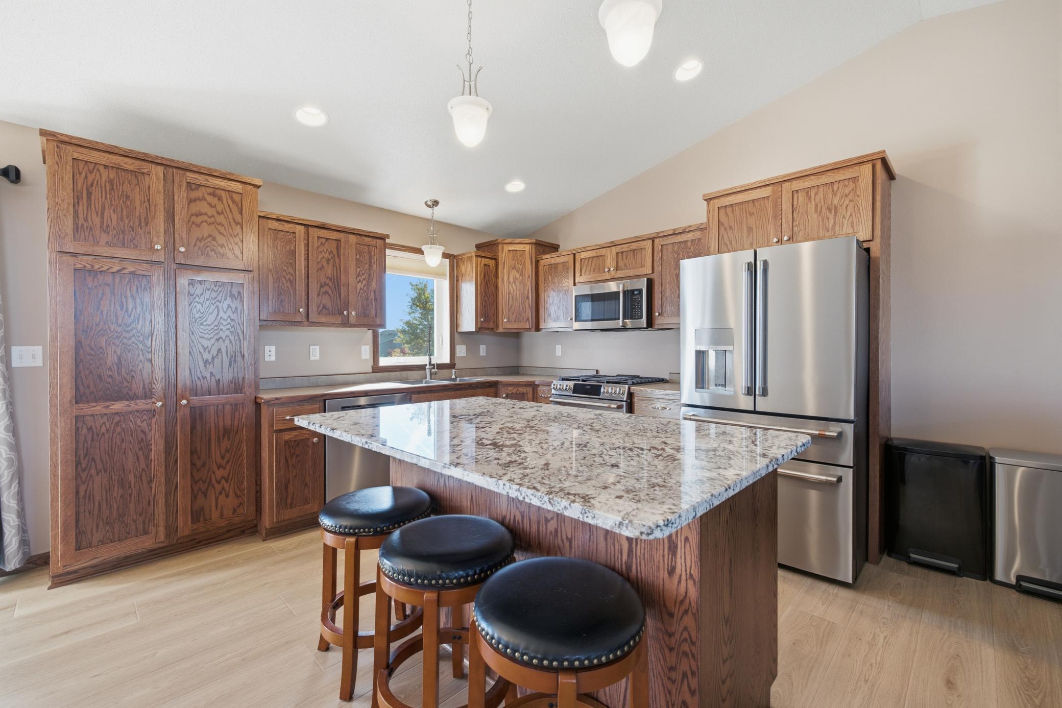 2012 single family home for sale at 6916 24th Street S in Fargo, ND — 4 bed, 3 bath (photo 14 of 70)