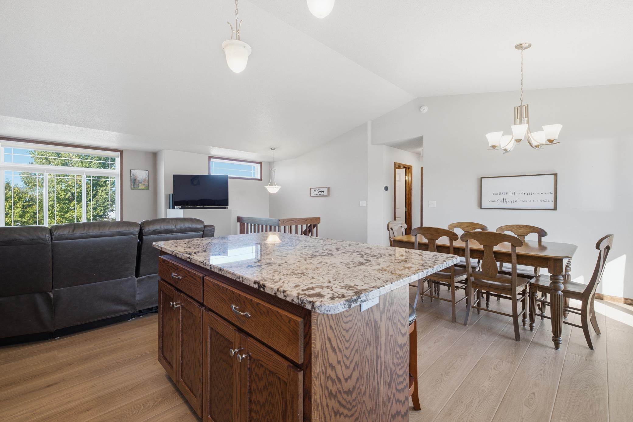 2012 single family home for sale at 6916 24th Street S in Fargo, ND — 4 bed, 3 bath (photo 15 of 70)