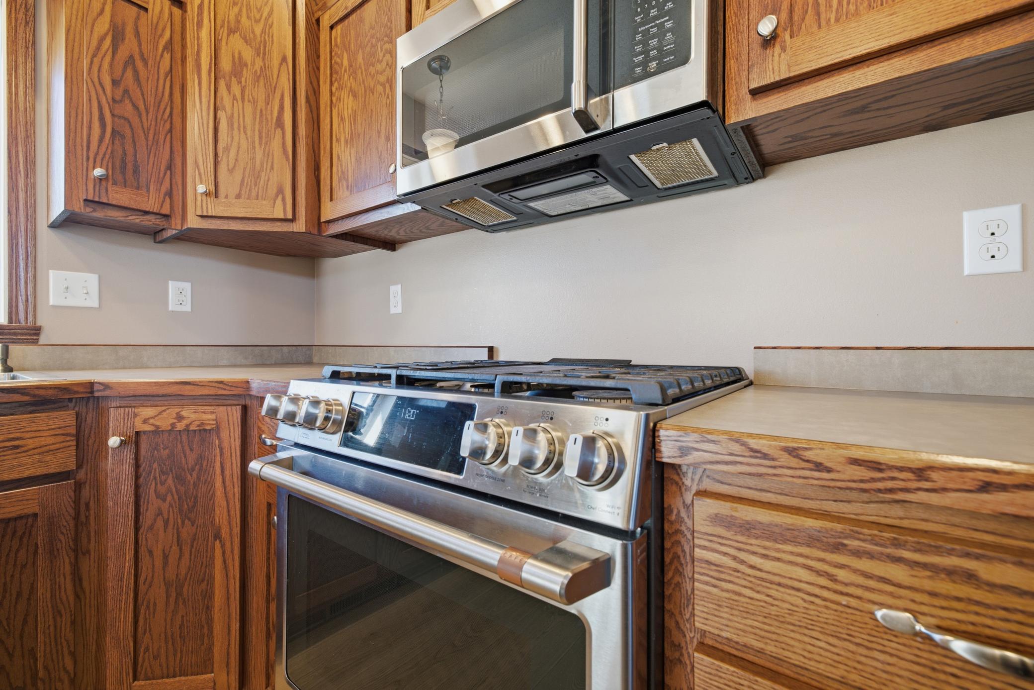 2012 single family home for sale at 6916 24th Street S in Fargo, ND — 4 bed, 3 bath (photo 16 of 70)