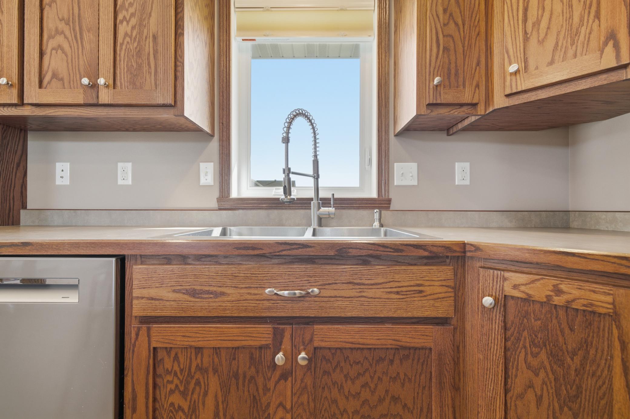 2012 single family home for sale at 6916 24th Street S in Fargo, ND — 4 bed, 3 bath (photo 17 of 70)