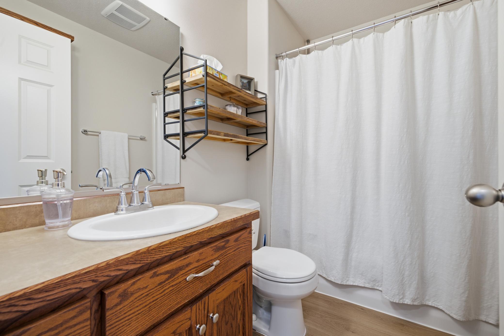 2012 single family home for sale at 6916 24th Street S in Fargo, ND — 4 bed, 3 bath (photo 19 of 70)