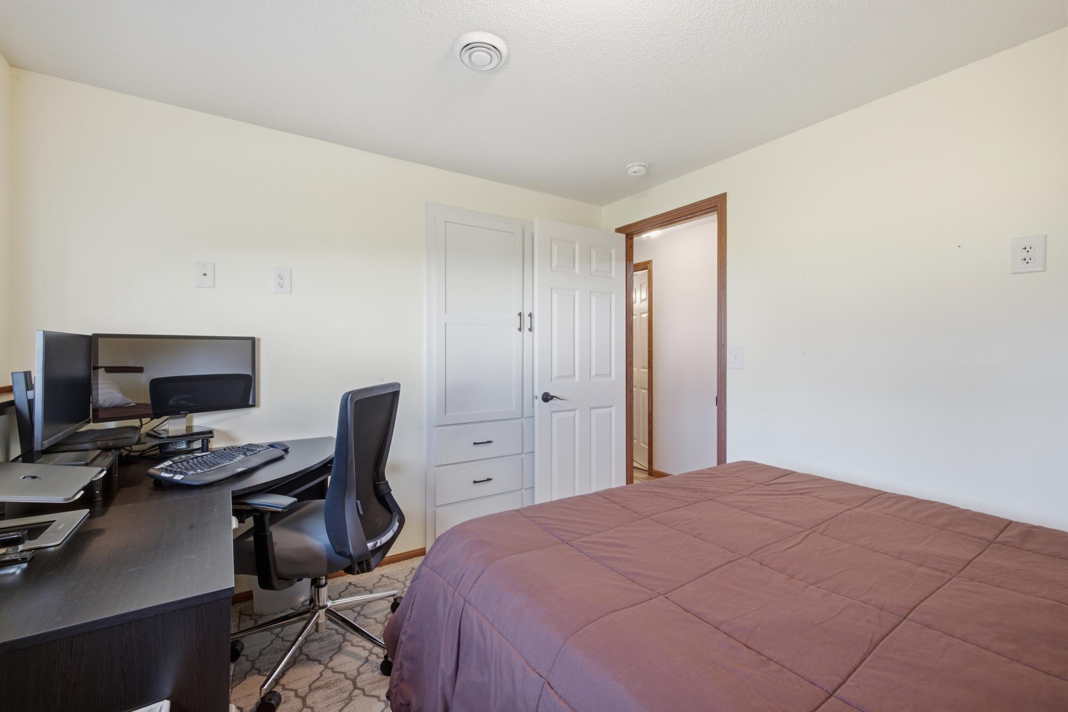 2012 single family home for sale at 6916 24th Street S in Fargo, ND — 4 bed, 3 bath (photo 36 of 70)