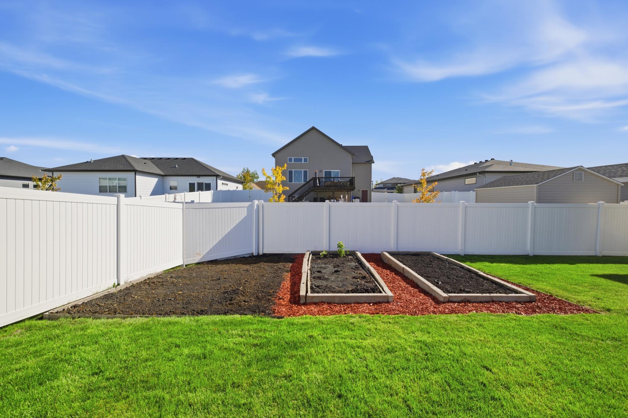 2012 single family home for sale at 6916 24th Street S in Fargo, ND — 4 bed, 3 bath (photo 48 of 70)