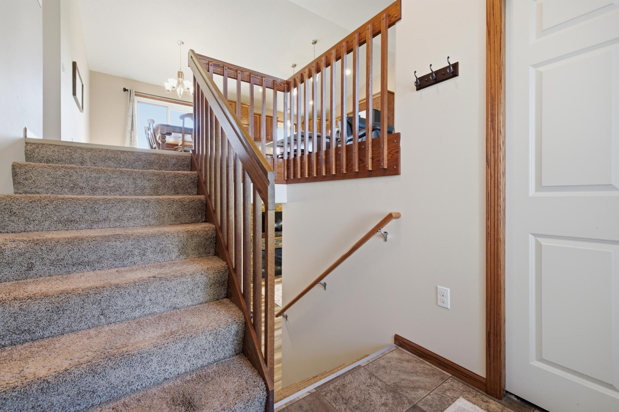 2012 single family home for sale at 6916 24th Street S in Fargo, ND — 4 bed, 3 bath (photo 9 of 70)