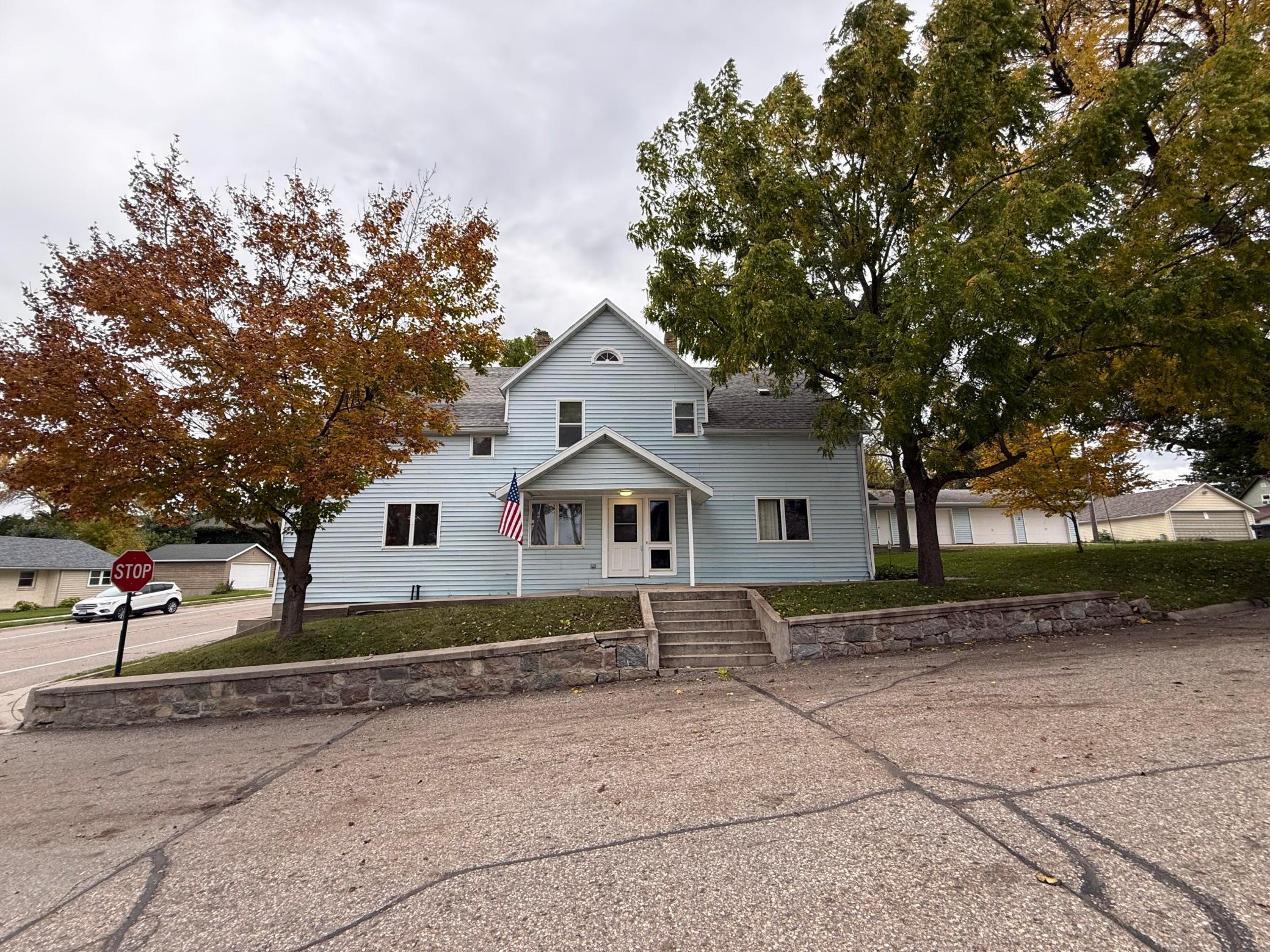 1990 single family home for sale at 103 1st Street N in Evansville, MN — 7 bed, 3 bath