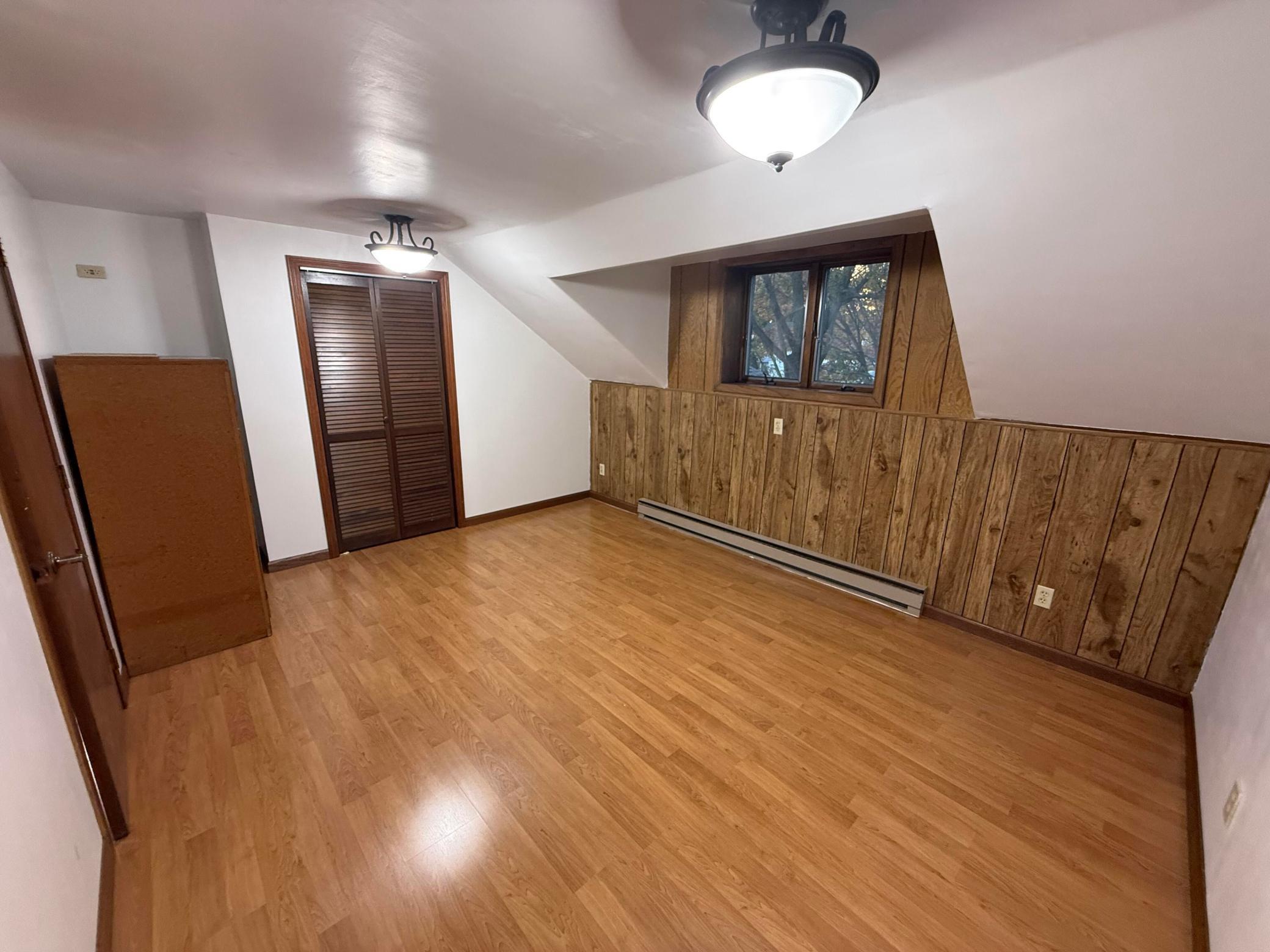 1990 single family home for sale at 103 1st Street N in Evansville, MN — 7 bed, 3 bath (photo 13 of 26)