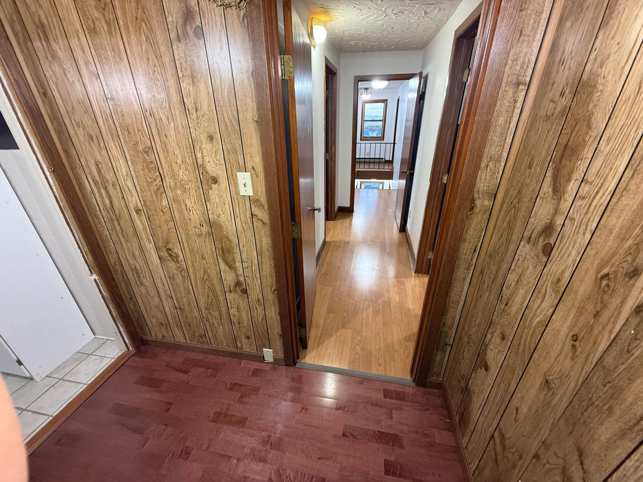 1990 single family home for sale at 103 1st Street N in Evansville, MN — 7 bed, 3 bath (photo 20 of 26)