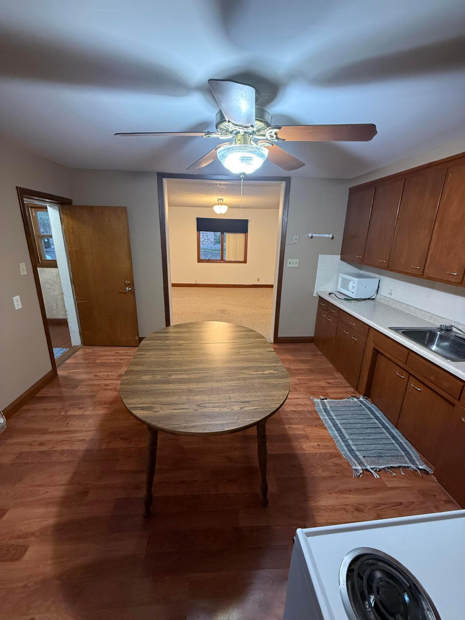 1990 single family home for sale at 103 1st Street N in Evansville, MN — 7 bed, 3 bath (photo 10 of 26)