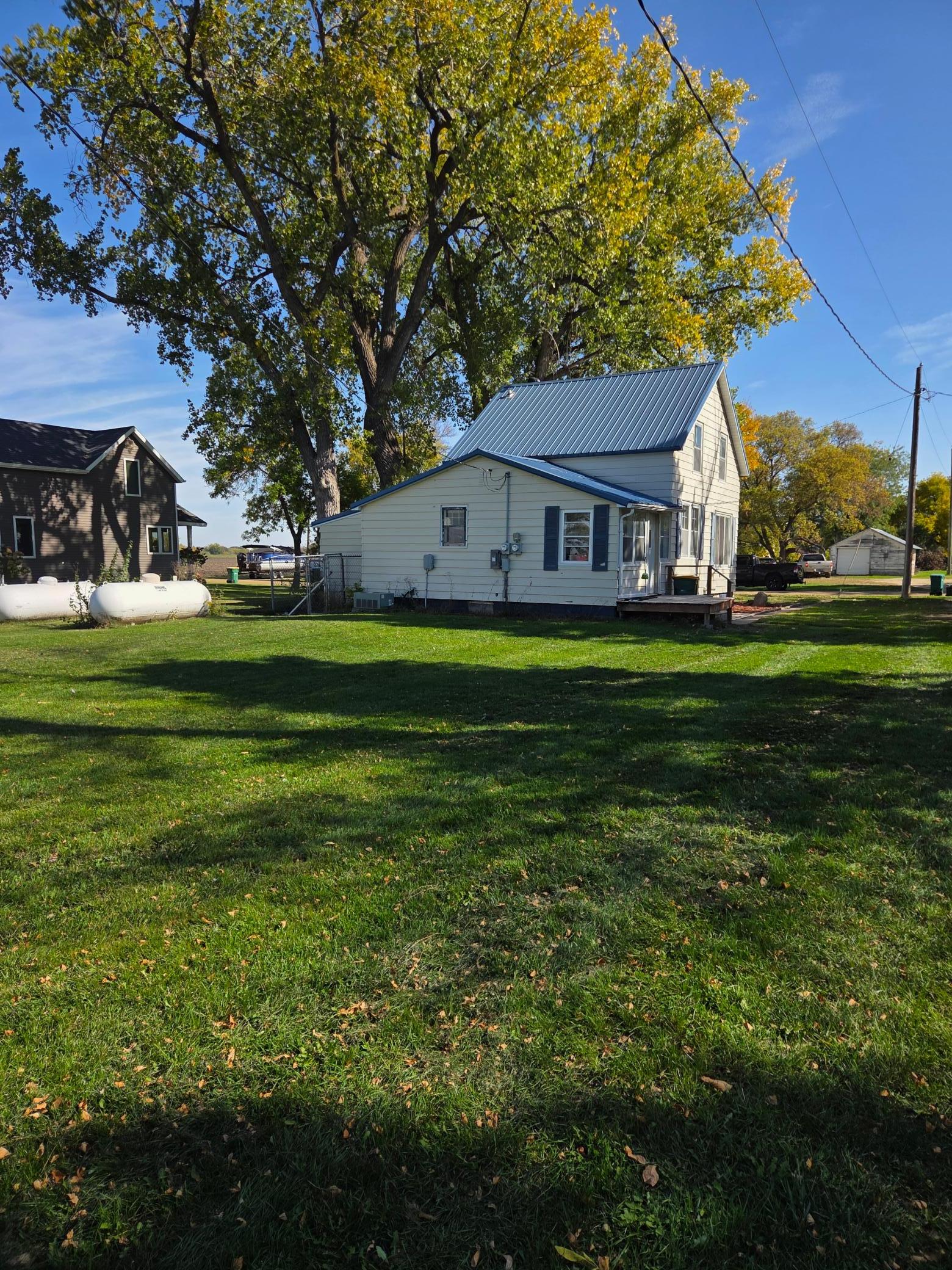 1880 single family home for sale at 405 1st Avenue E in Abercrombie, ND — 2 bed, 2 bath (photo 2 of 13)