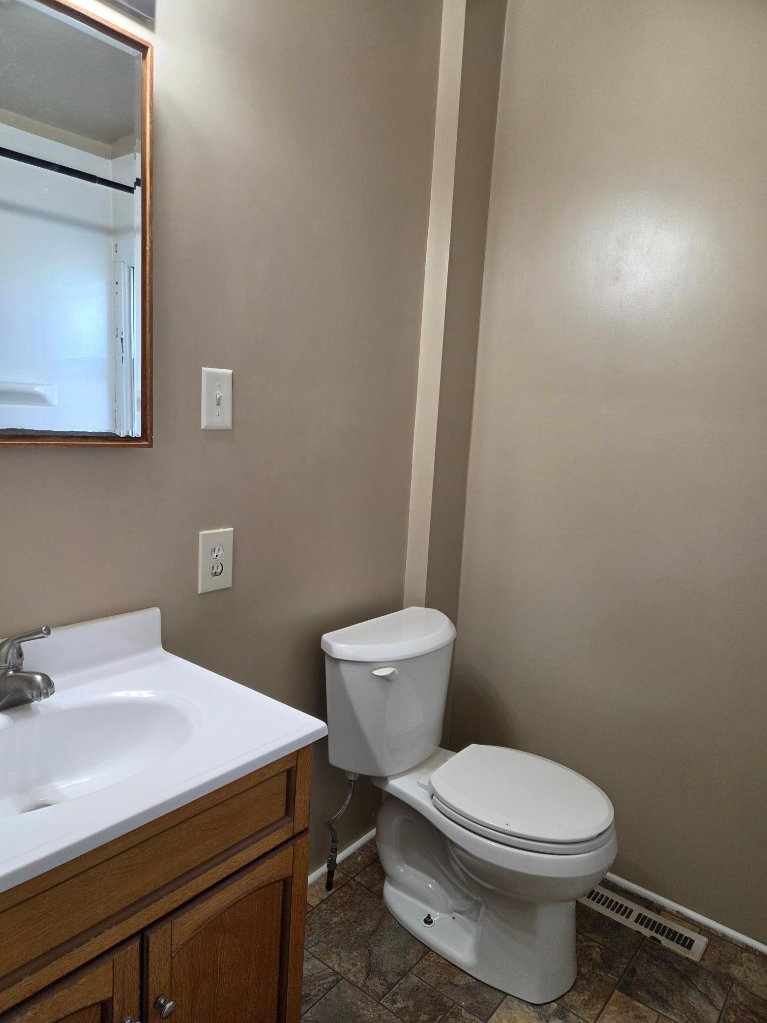 1880 single family home for sale at 405 1st Avenue E in Abercrombie, ND — 2 bed, 2 bath (photo 13 of 13)