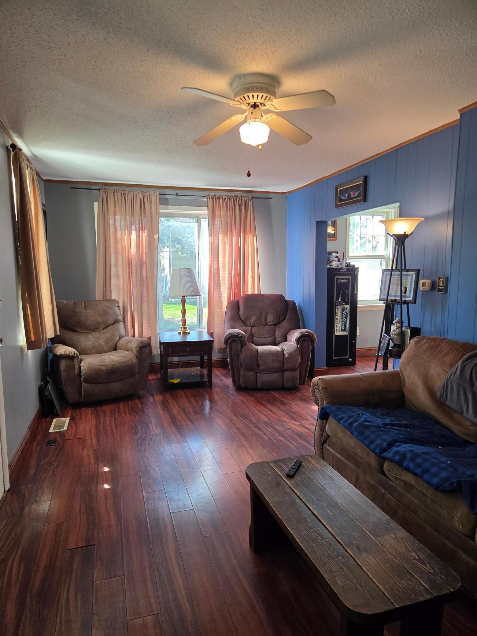 1880 single family home for sale at 405 1st Avenue E in Abercrombie, ND — 2 bed, 2 bath (photo 8 of 13)