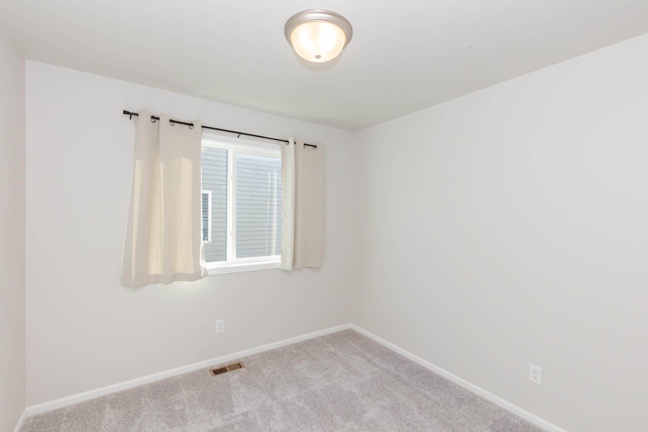2020 single family home for sale at 4513 17th Street S in Moorhead, MN — 4 bed, 2 bath (photo 18 of 43)