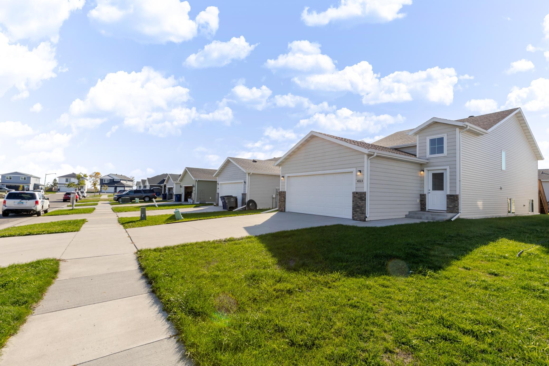 2020 single family home for sale at 4513 17th Street S in Moorhead, MN — 4 bed, 2 bath (photo 43 of 43)