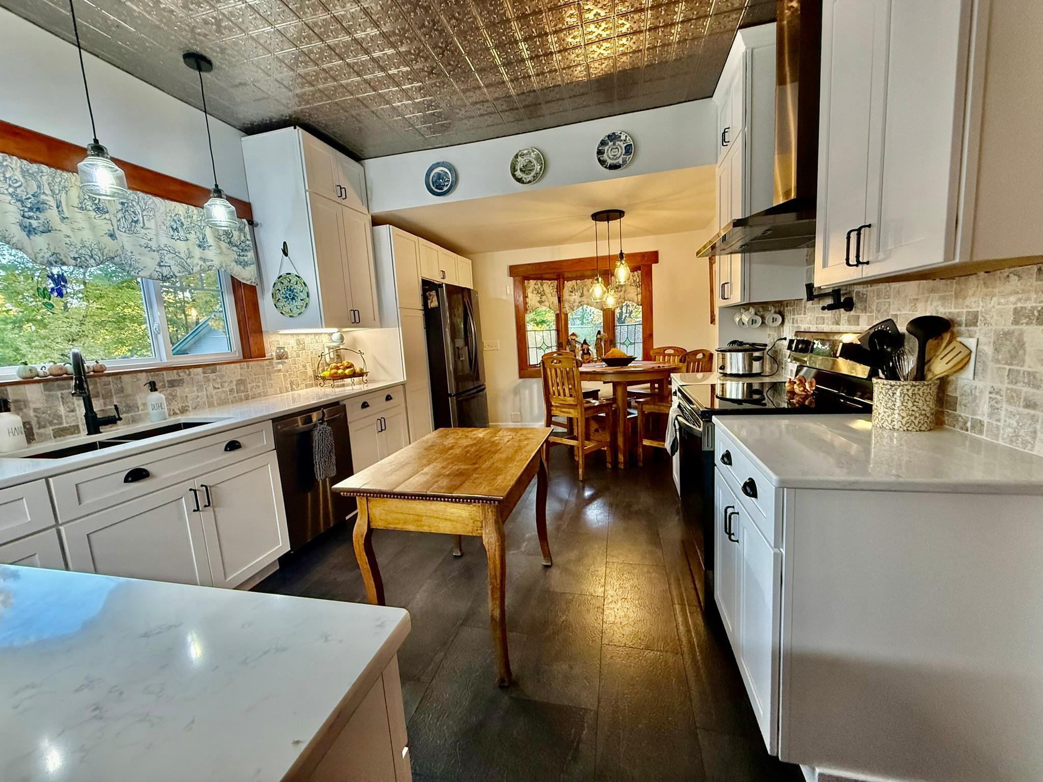 1920 single family home for sale at 3308 N Nokomis NE in Alexandria, MN — 4 bed, 4 bath (photo 22 of 91)