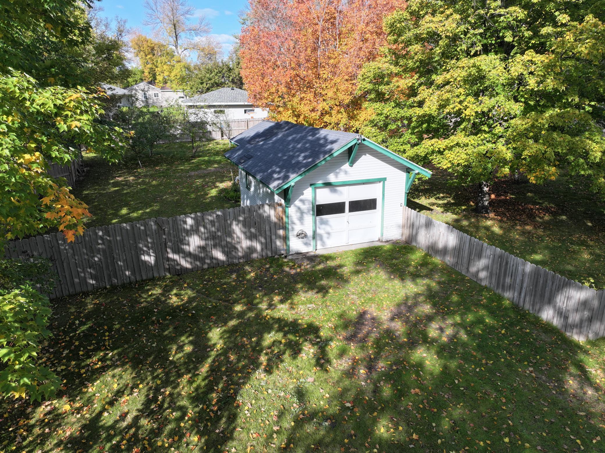 1920 single family home for sale at 3308 N Nokomis NE in Alexandria, MN — 4 bed, 4 bath (photo 61 of 91)