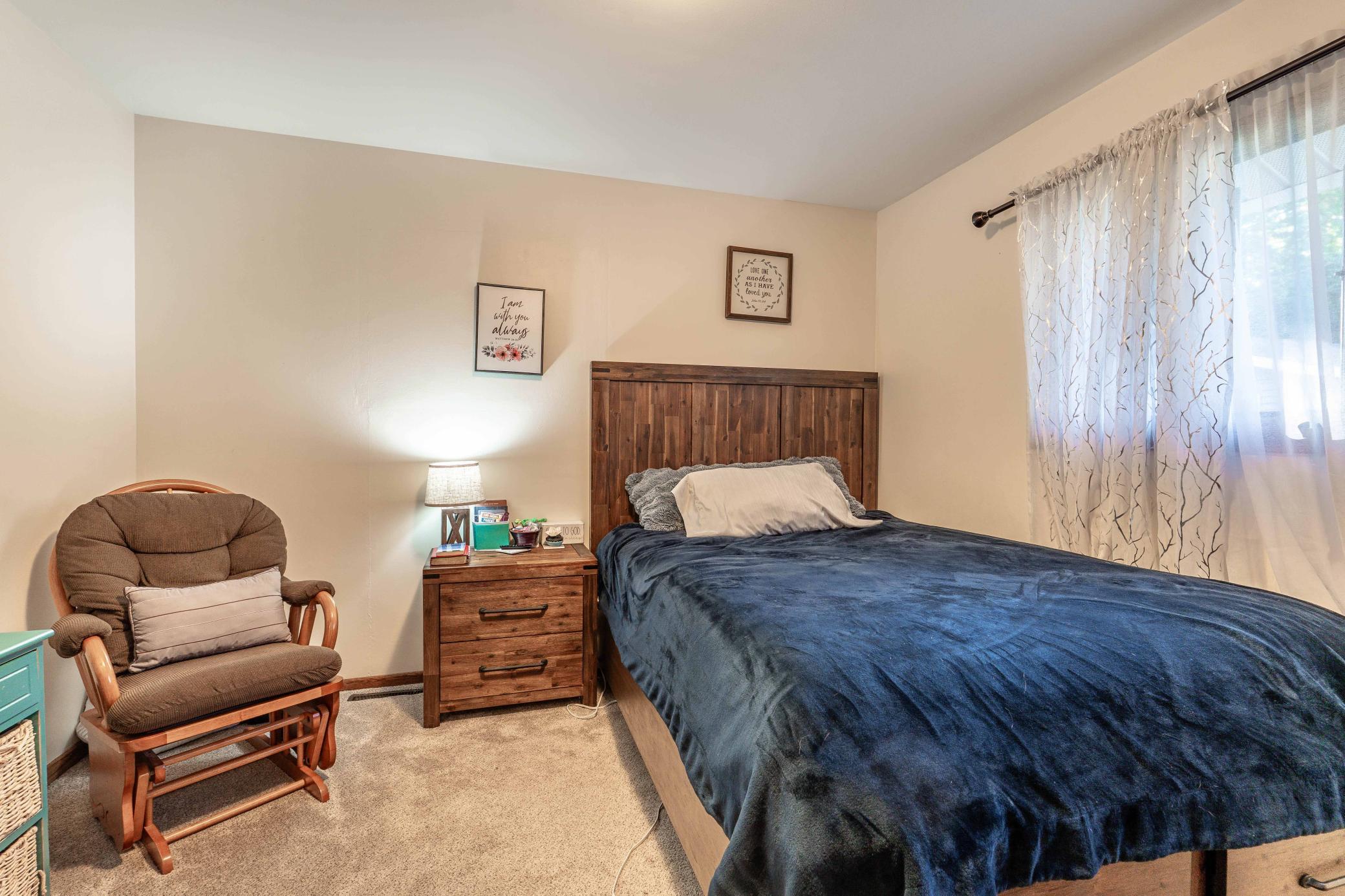1956 single family home for sale at 412 E Everett Avenue in Fergus Falls, MN — 4 bed, 2 bath (photo 14 of 42)
