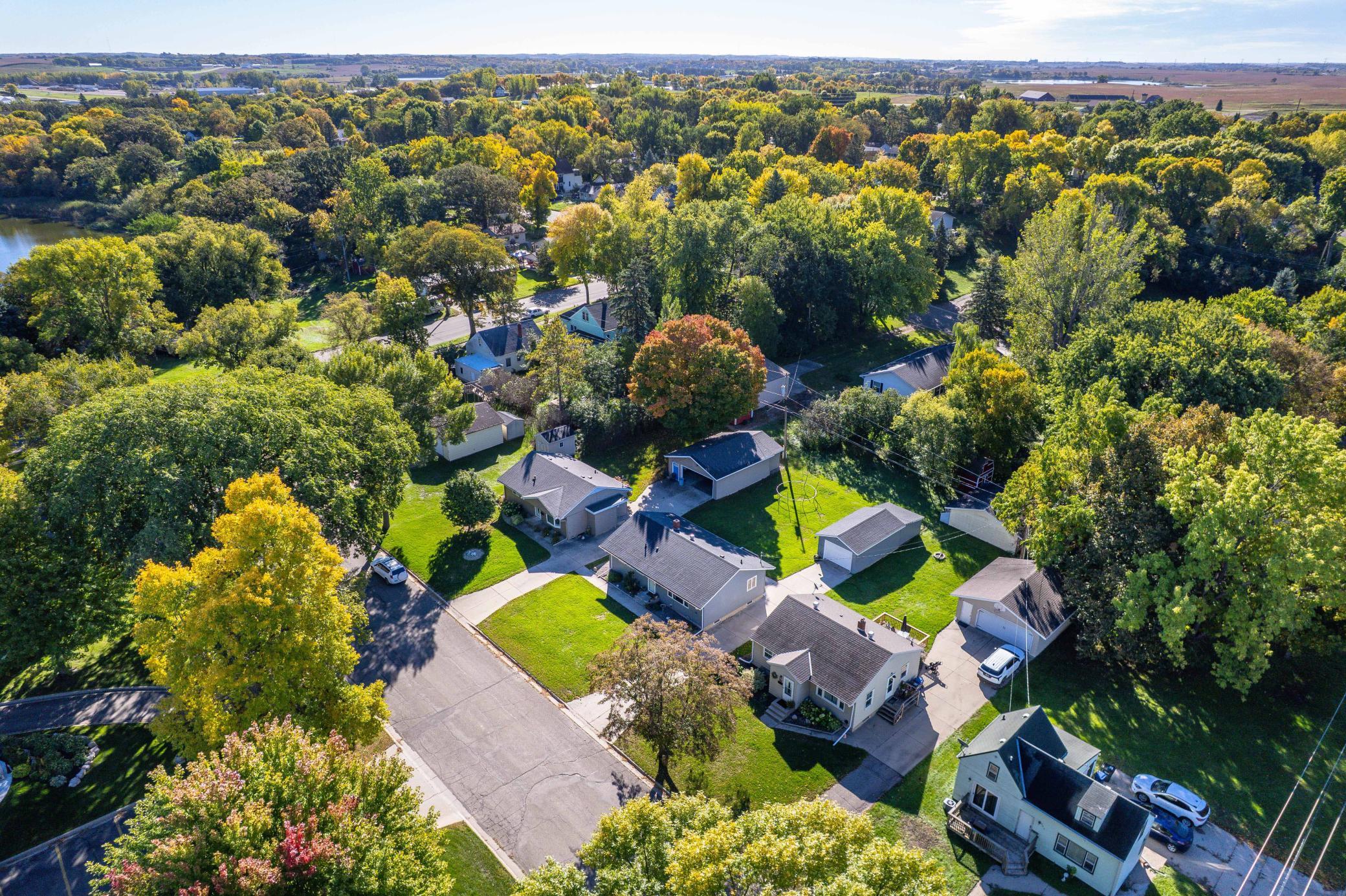 1956 single family home for sale at 412 E Everett Avenue in Fergus Falls, MN — 4 bed, 2 bath (photo 39 of 42)
