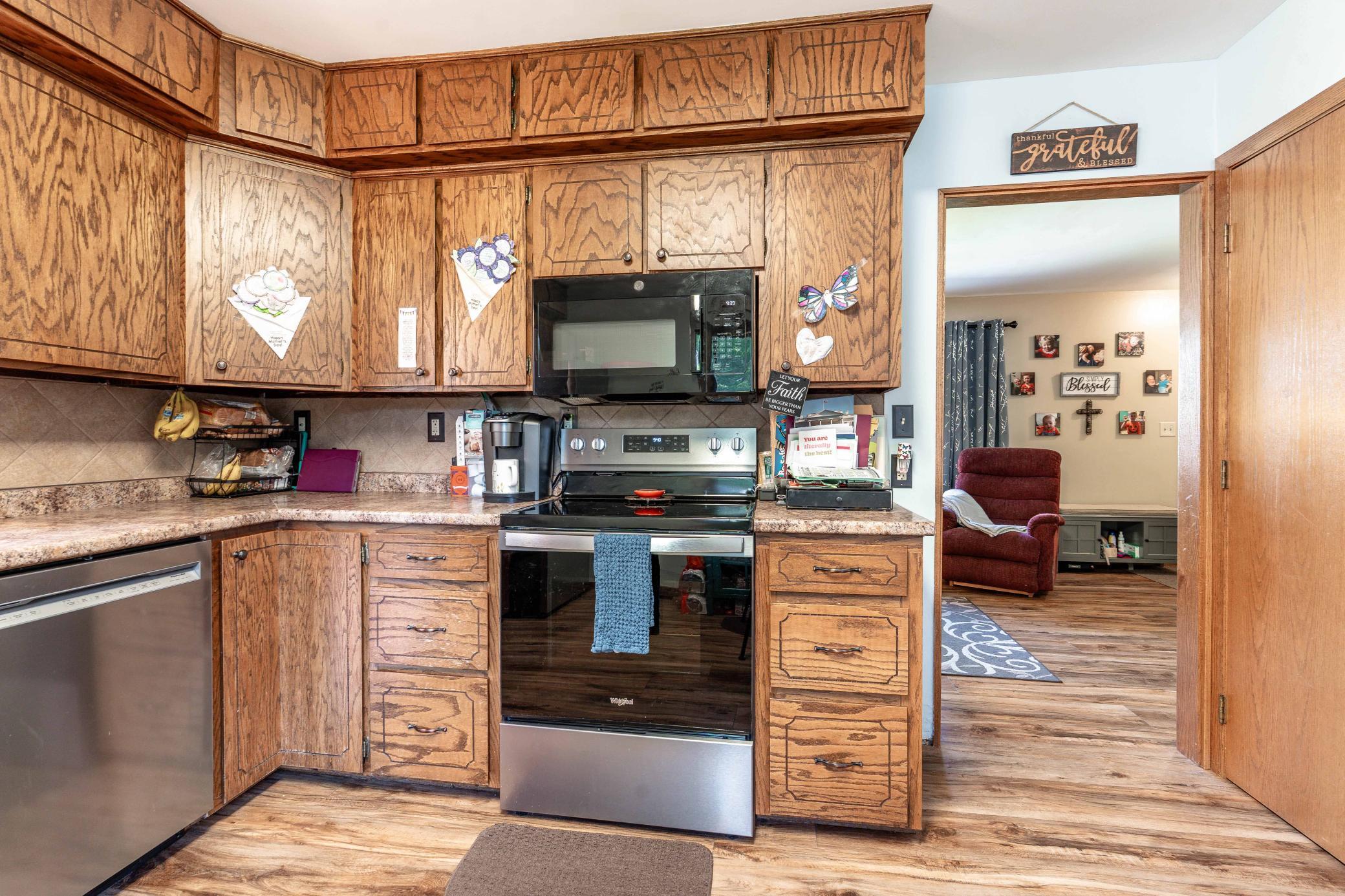 1956 single family home for sale at 412 E Everett Avenue in Fergus Falls, MN — 4 bed, 2 bath (photo 10 of 42)