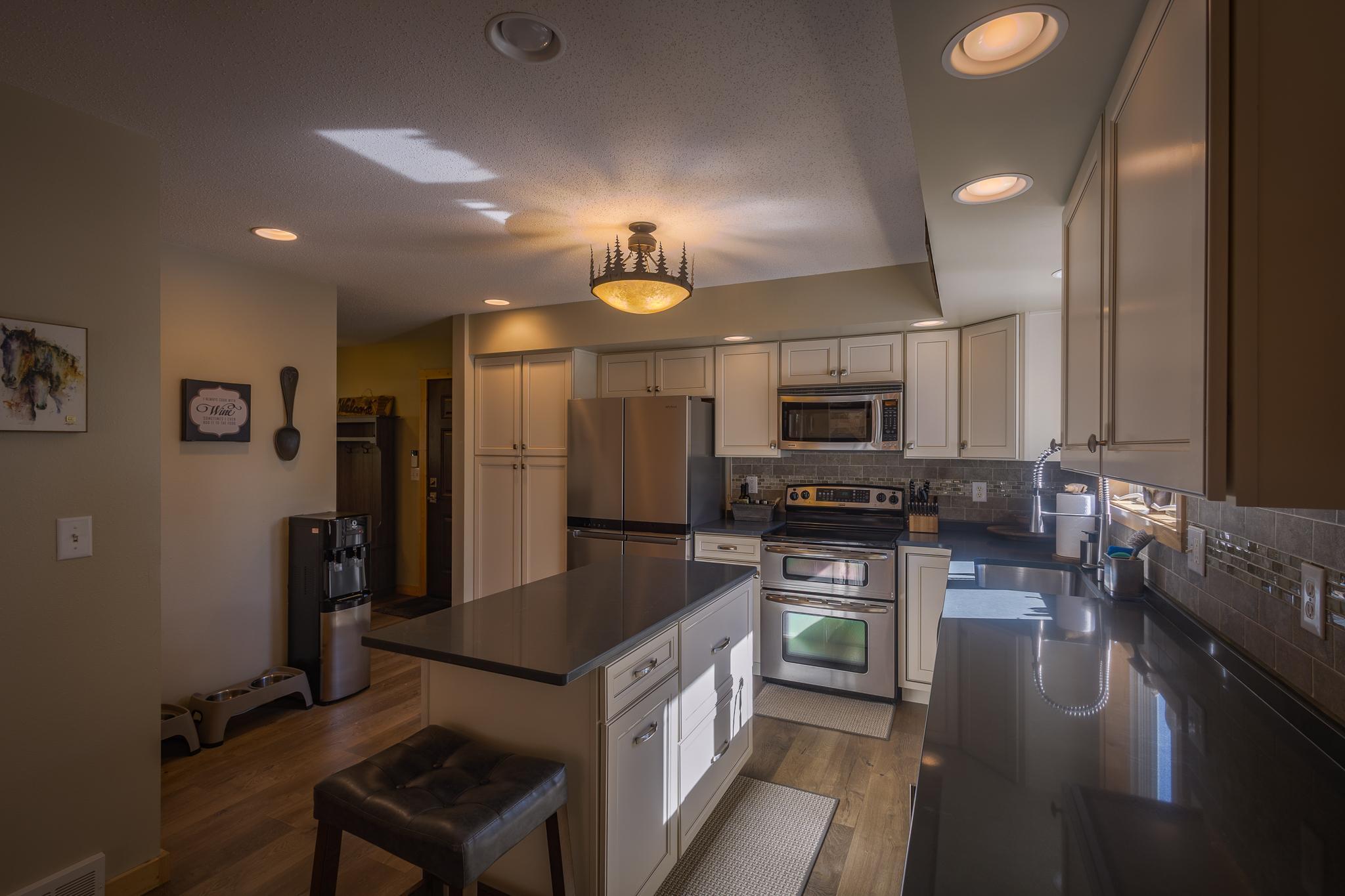 2004 single family home for sale at 13973 Hummingbird Drive in Park Rapids, MN — 3 bed, 3 bath (photo 16 of 53)