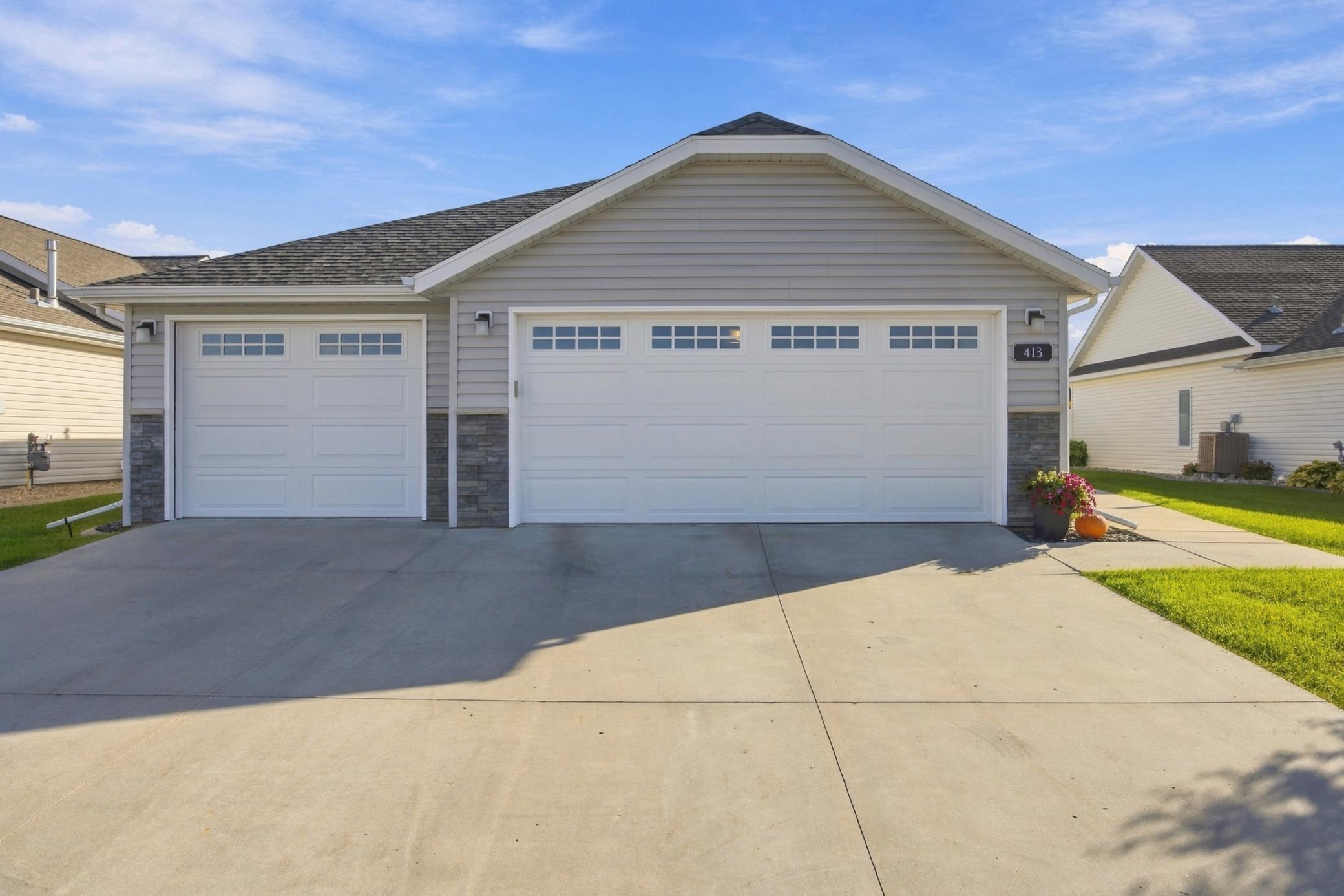 2019 single family home for sale at 413 38th Avenue E in West Fargo, ND — 3 bed, 2 bath (photo 2 of 33)