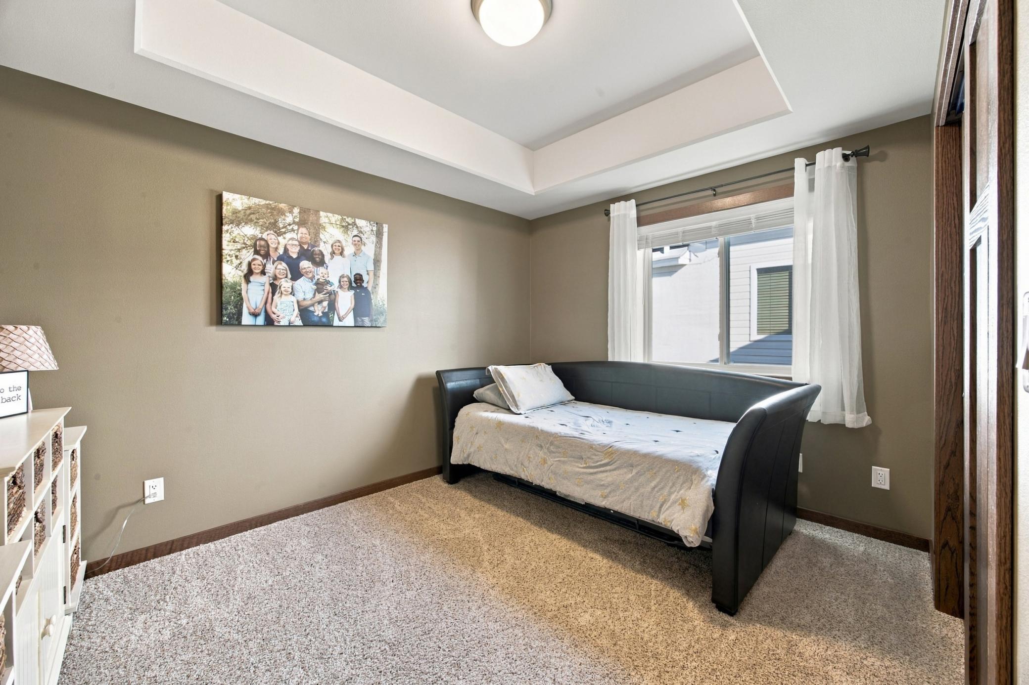2019 single family home for sale at 413 38th Avenue E in West Fargo, ND — 3 bed, 2 bath (photo 20 of 33)