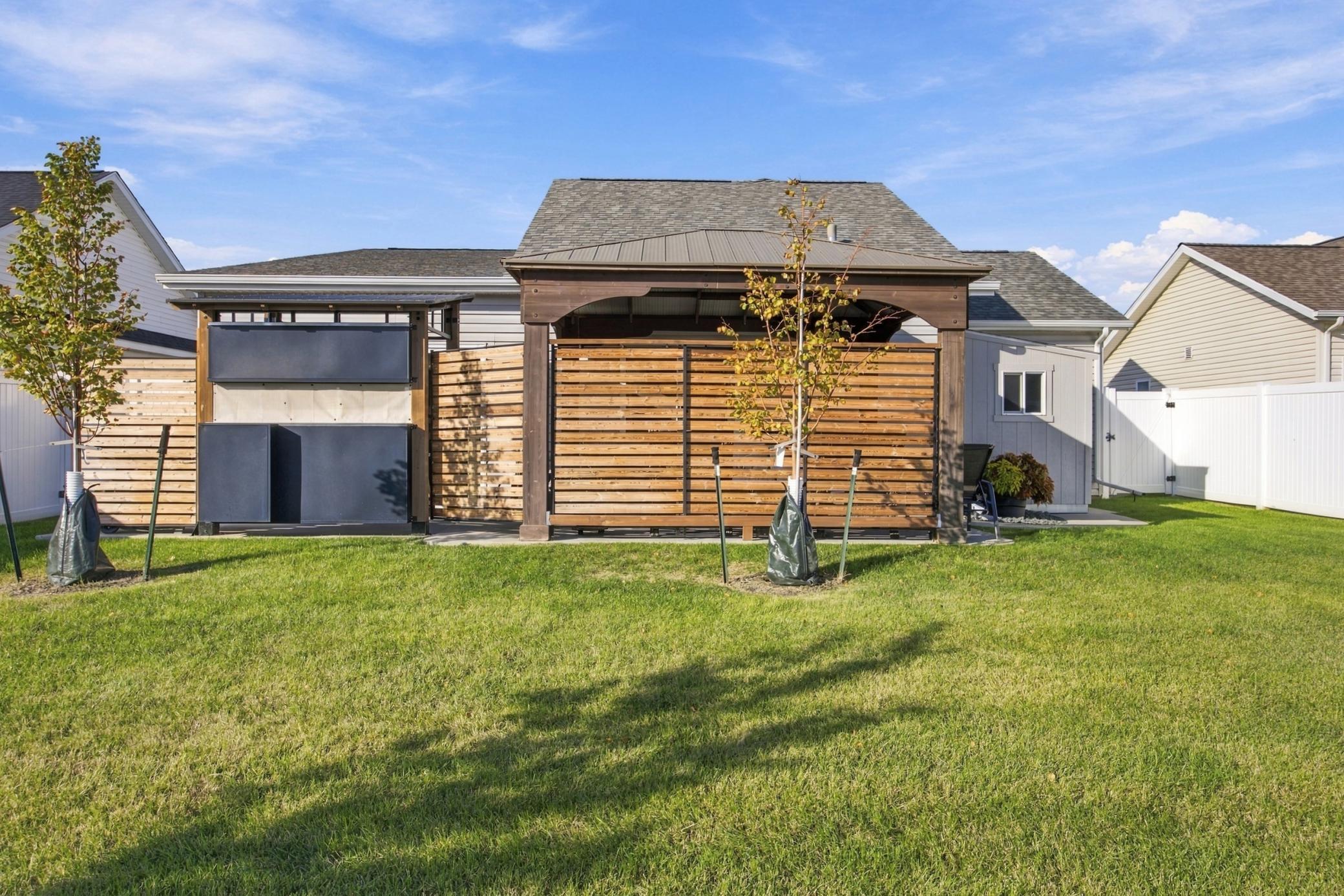 2019 single family home for sale at 413 38th Avenue E in West Fargo, ND — 3 bed, 2 bath (photo 27 of 33)